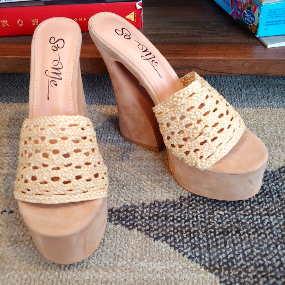 So Me Wedge Shoes, Women's Size 6.5, Tan/Cream